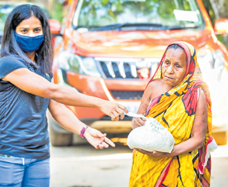 పేదల ఆకలి తీర్చిన ద్యూతీ