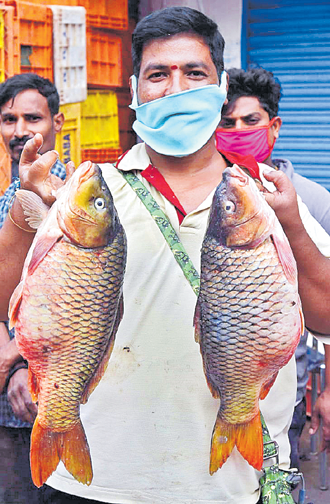 టన్నులు కొనేశారు!