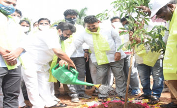 హరితహారంలో ప్రజలు భాగస్వాములు కావాలి- తలసాని