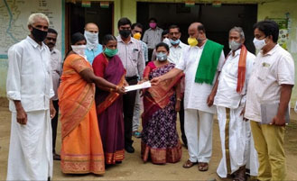 వెల్లువెత్తిన దాతృత్వం..రైతు వేదికలకు భూముల వితరణ