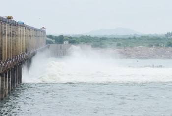 జూరాలకు పోటెత్తుతున్న వరద