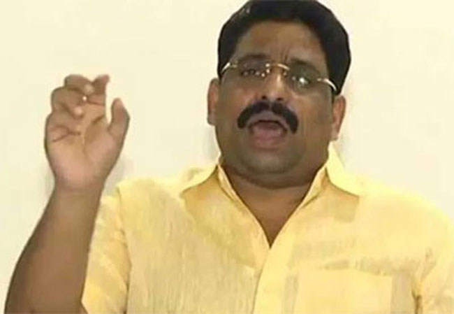 వెధవలకు పదవులిస్తే ధర్మానలానే మాట్లాడతారు: బుద్దా వెంకన్న