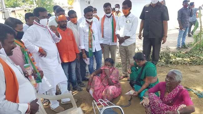 దుబ్బాక ఉప ఎన్నికపై బీజేపీ ముఖ్యనేతల సమావేశం
