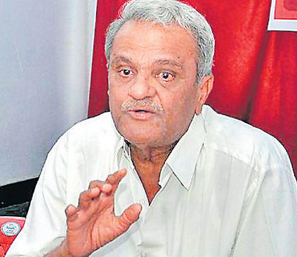 ప్రమాదకర పరిస్థితుల్లో ప్రజాస్వామ్యం: నారాయణ