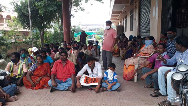 ఈఎస్ఐ బకాయిలు చెల్లించేదెన్నడో?
