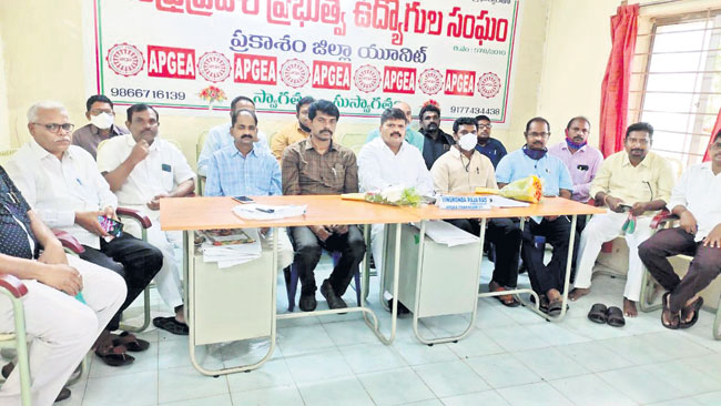 బొప్పరాజు ఆరోపణలపై క్షమాపణ చెప్పాలి