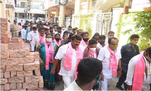 సనత్ నగర్ నియోజక వర్గంలో మంత్రి తలసాని సుడిగాలి ప్రచారం