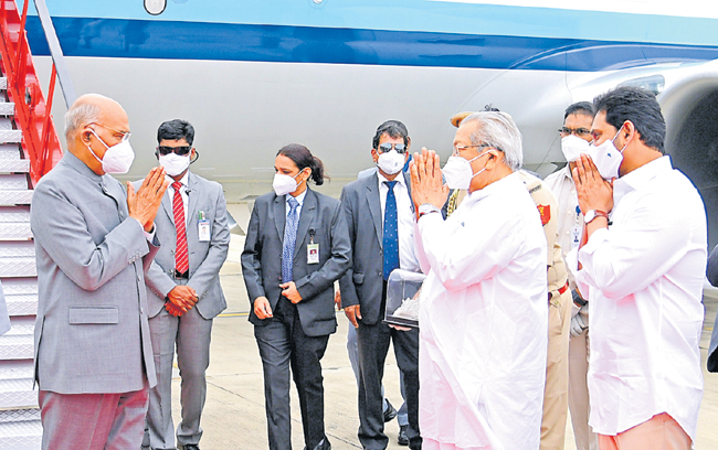 గోవిందుడి సన్నిధిలో కోవిందుడు