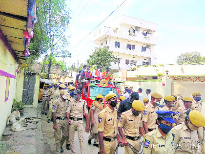 కిషన్‌రెడ్డి రోడ్‌ షోలో జనాల కంటే పోలీసులే ఎక్కువ..!