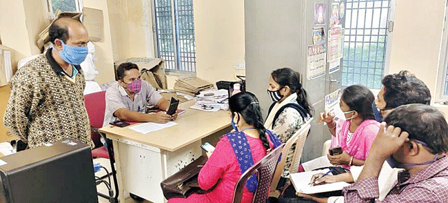 మహిళల స్వావలంబనకు ‘చేయూత’