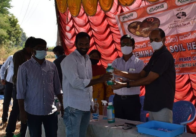 పంట అవశేషాలను భూమిలోనే కలియదున్నాలి