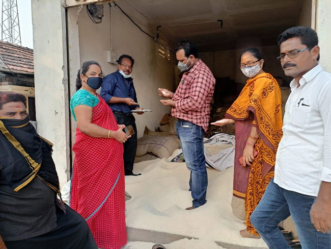 మరో దుకాణంలో ప్లాస్టిక్ బియ్యం