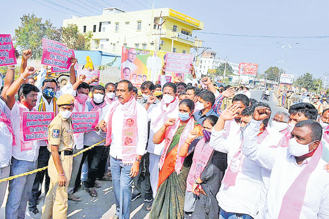 కేంద్రం నిధులేవి?