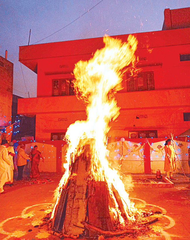 ఉత్సాహంగా భోగి