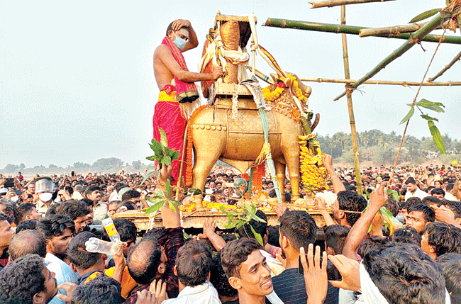 శివ నామస్మరణం.. పులకించిన భక్తజనం