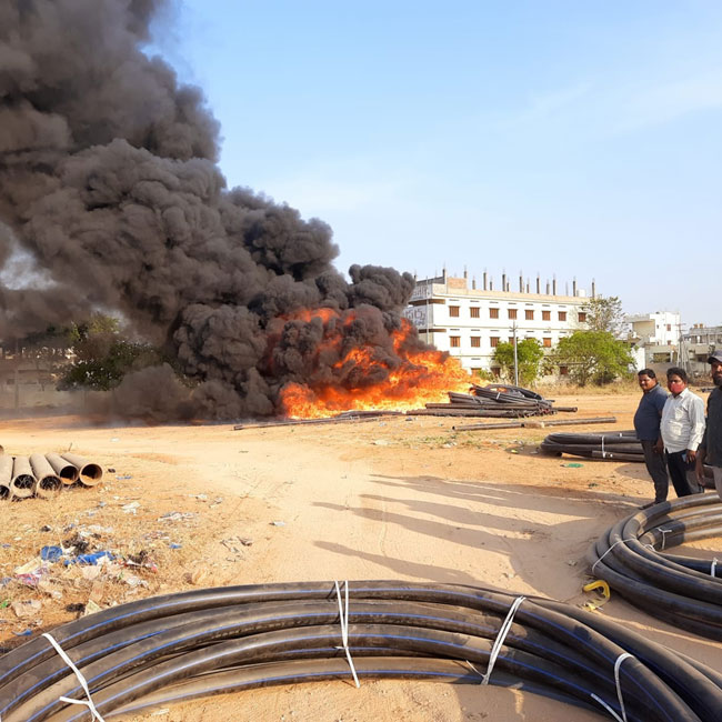 మిషన్‌ భగీరథ పైపులు దగ్ధం