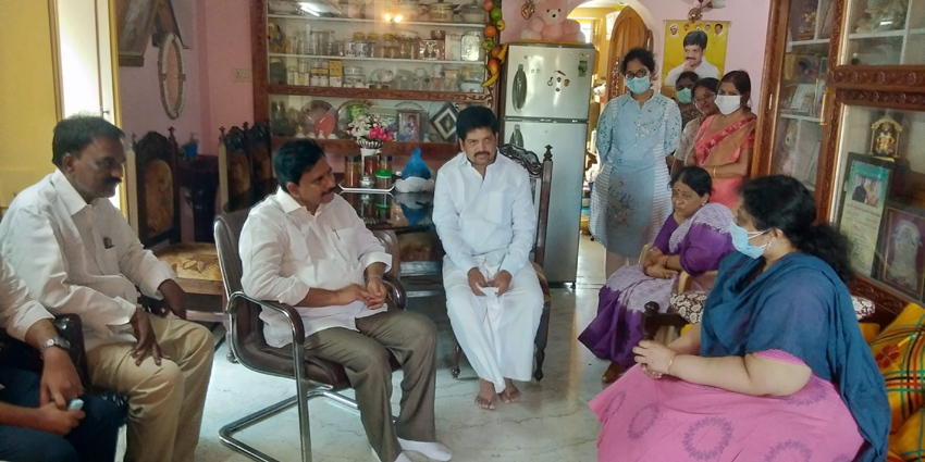 బలహీన వర్గాల నాయకుడు నడకుదిటి