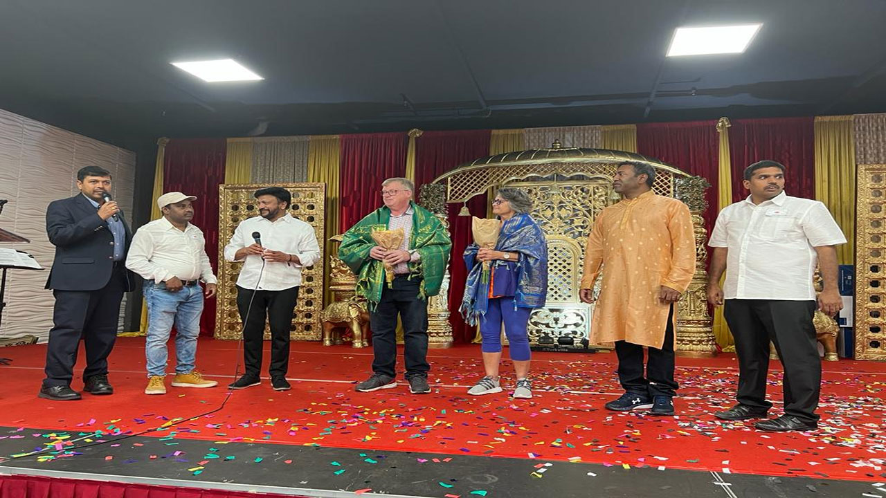 కెనడాలో ఘనంగా దీపావళి సంబరాలు