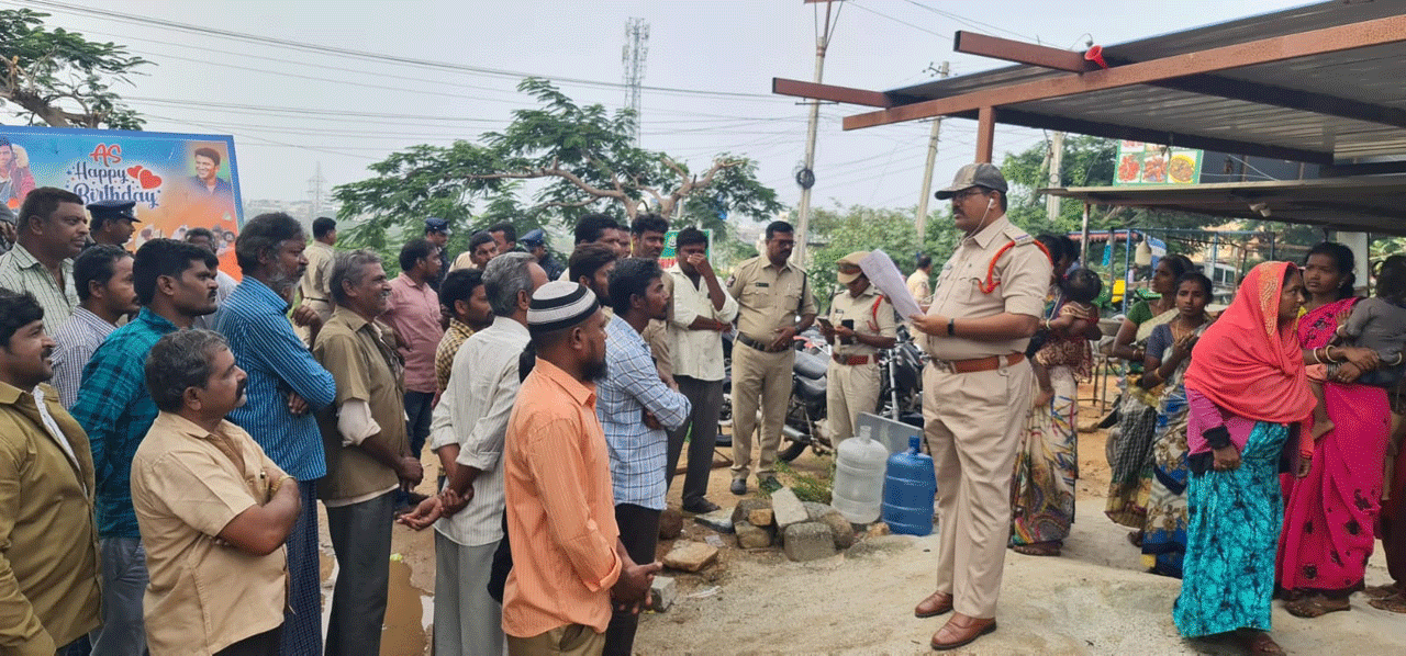 అసాంఘిక శక్తులపట్ల అప్రమత్తంగా ఉండాలి