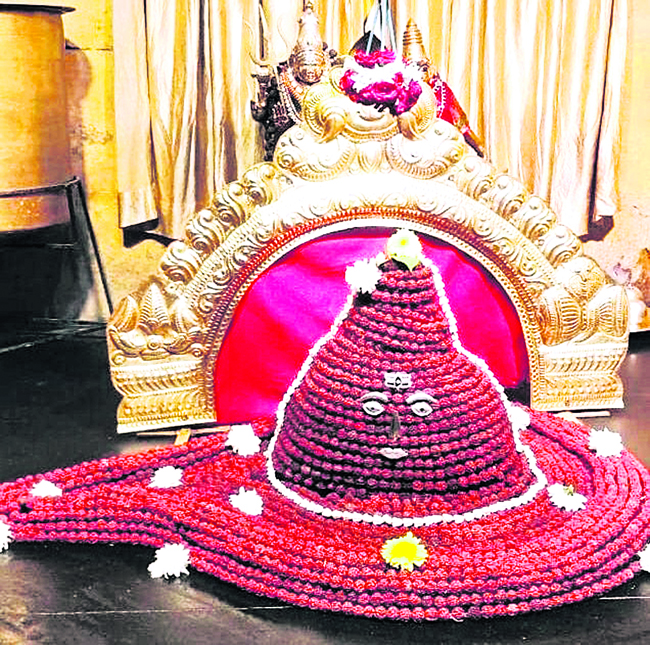 శివయ్యకు సహస్ర రుద్రాక్ష అలంకరణ