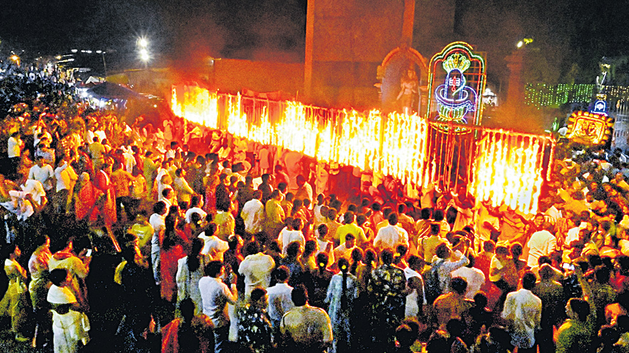 Srisailam : శ్రీశైలంలో   కార్తీక పౌర్ణమి శోభ