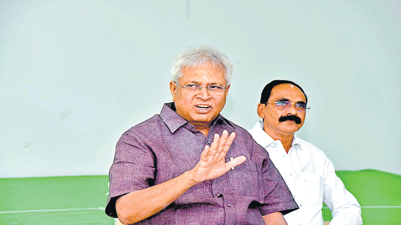 Undavalli : జగన్‌ ఒప్పుకొన్నందునే రైతులు భూములిచ్చారు