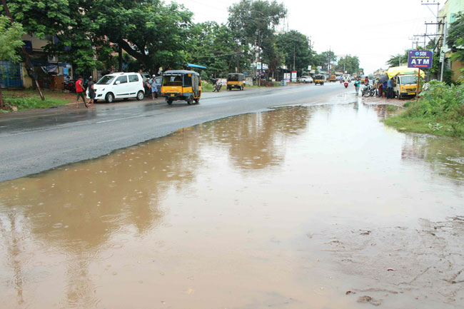 రోజంతా వర్షం