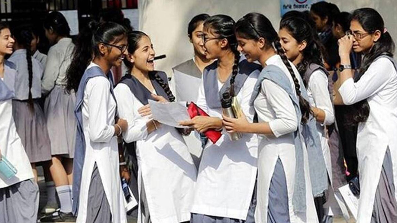 School Education: 10వ తరగతి పరీక్షల ఫీజు తేదీల ప్రకటన | School ...