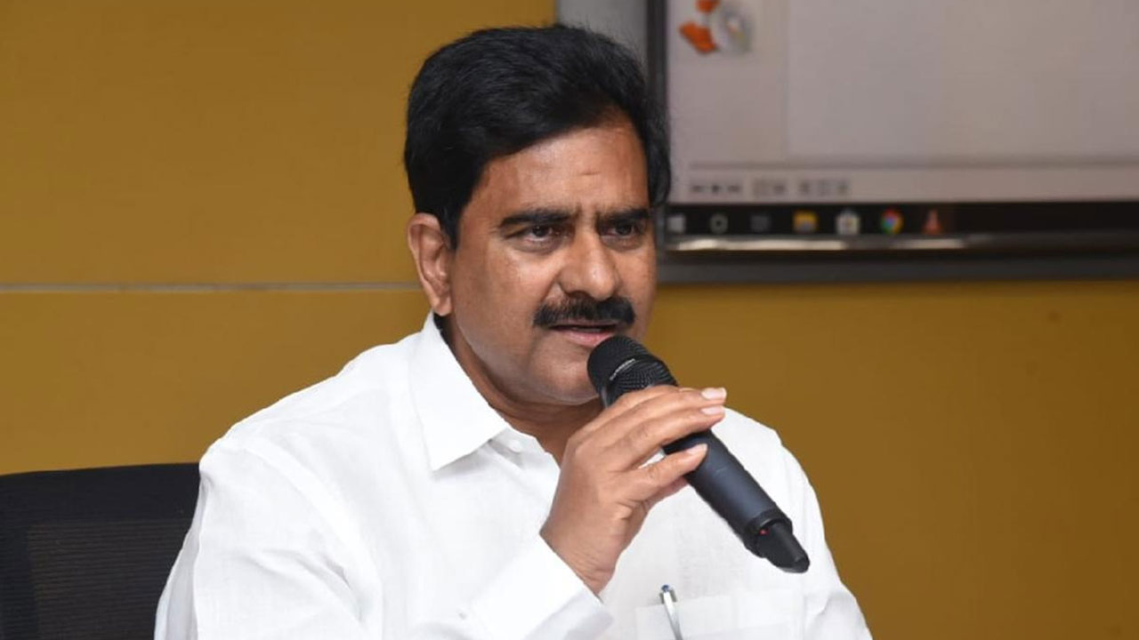 ఆ దాడి వెనుక అనుమానాలున్నాయి: Deveneni uma