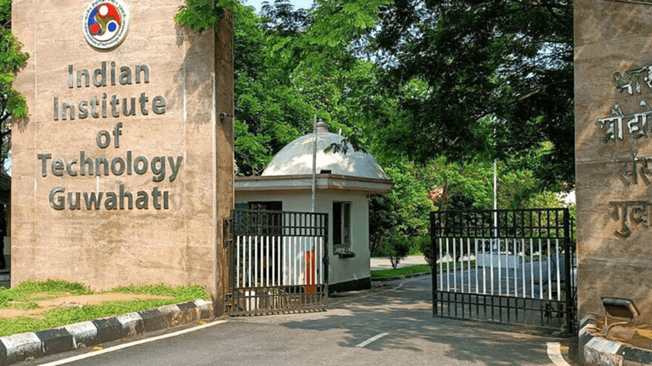 IIT Guwahati: ఇంజనీరింగ్ పూర్తికాక ముందే ఏడాదికి రూ.1.2 కోట్ల ప్యాకేజ్ !