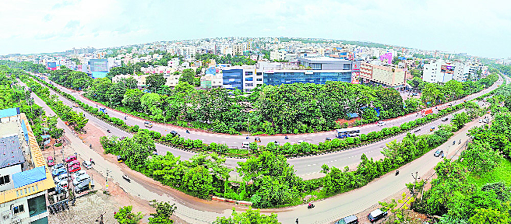 Outer Ring Road: హైదరాబాద్‌కు పచ్చలహారం