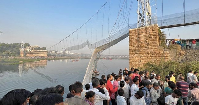 Morbi bridge collapse: మోర్బీ మున్సిపాలిటీపై గుజరాత్ హైకోర్టు అక్షింతలు