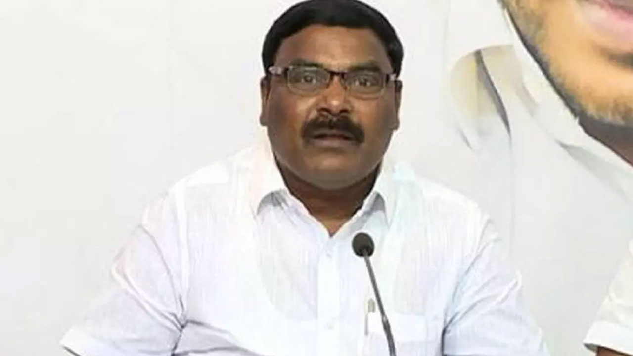 AP Minister: వృద్ధుడిపై మంత్రి మేరుగ నాగార్జున కండకావరం