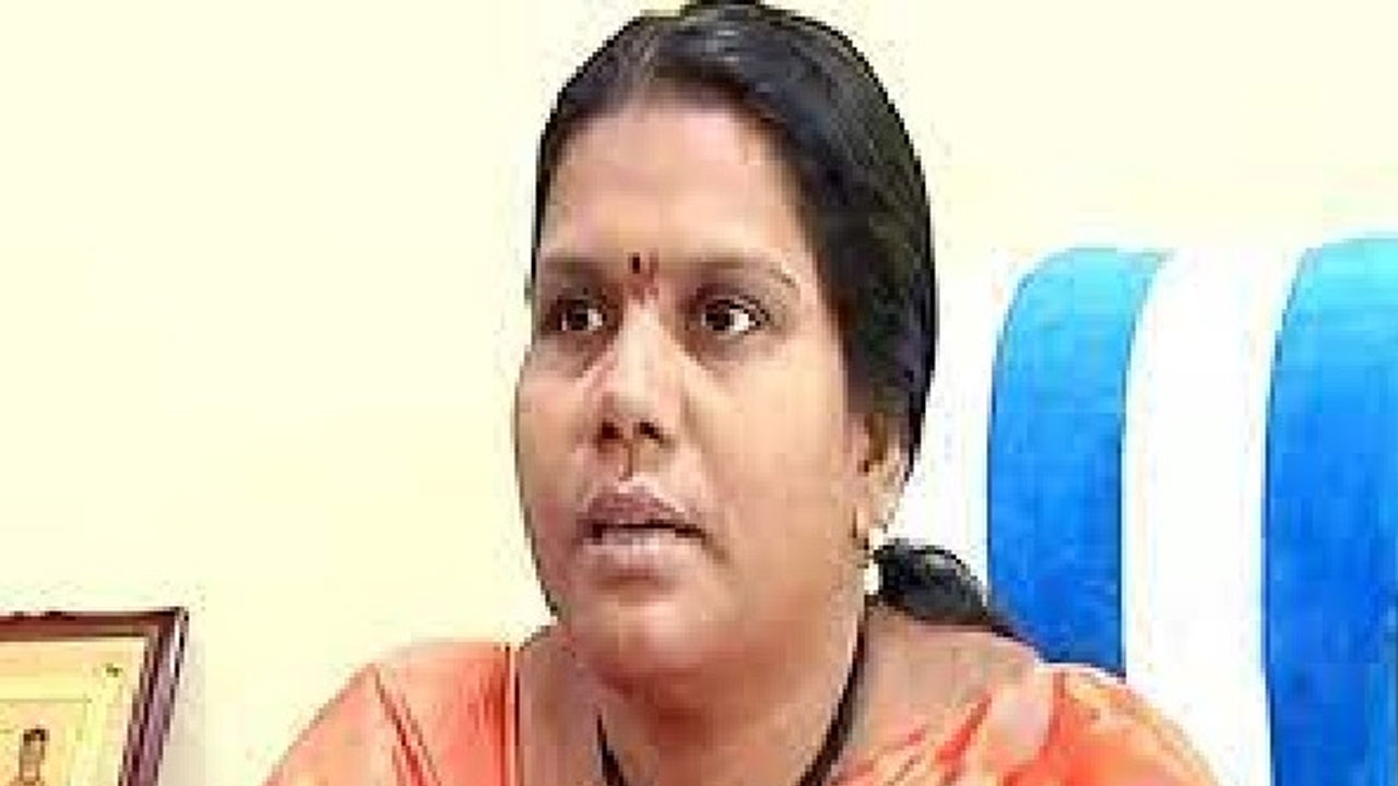 Peetala Sujatha: దారుణాలు పెరిగిపోతుంటే దిశాచట్టం ఏమైంది? 