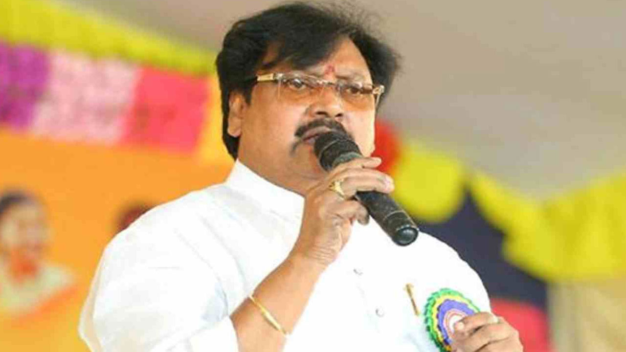 Varla ramaiah: అక్రమ అరెస్ట్‌లతో టీడీపీని భయపెట్టలేరు