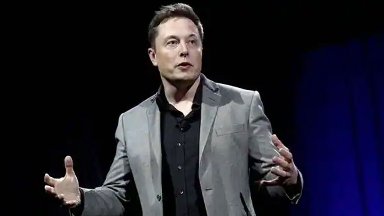 Elon Musk: వైరల్ అవుతున్న ఫొటో.. మస్క్ తన అసలు రంగు బయటపెట్టాడా.. 