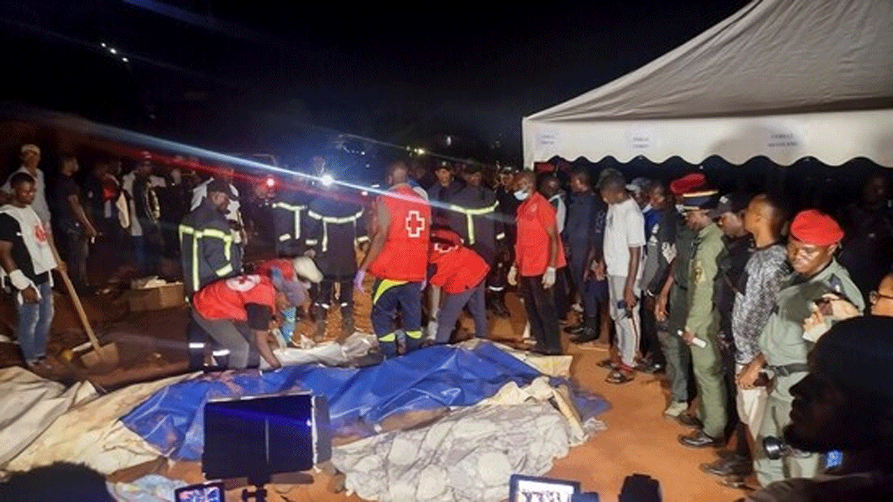 Cameroon: అంత్యక్రియల్లో విషాదం...కొండచరియలు విరిగిపడి 14 మంది మృతి