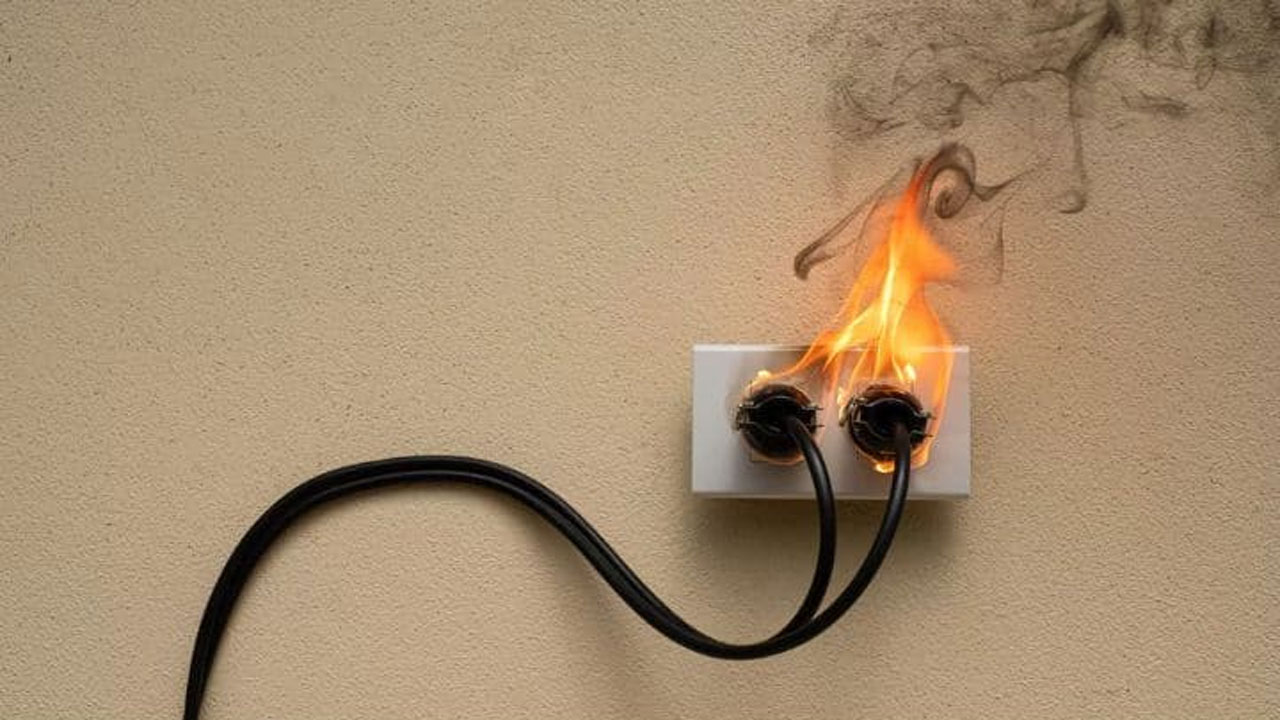 షార్ట్ సర్క్యూట్ ఎలా జరుగుతుంది? దానిని నివారించేందుకు ఏమి చేయాలంటే...