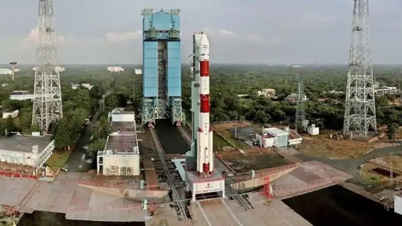 ISRO: రేపు నింగిలోకి పీఎస్‌ఎల్‌వీ-సీ 54 రాకెట్‌