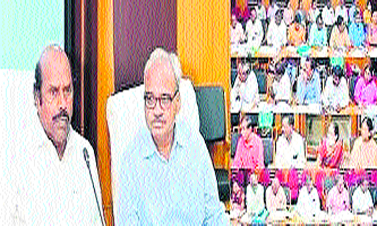 Minister's suggestion: రైల్వే శాఖ సమన్వయంతో ఫ్లై ఓవర్‌ పనులు చేపట్టాలి
