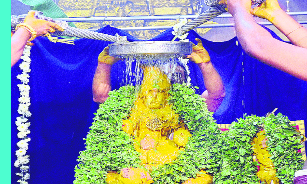Brahmotsavams: వైభవంగా ముగిసిన పద్మావతి అమ్మవారి బ్రహ్మోత్సవాలు