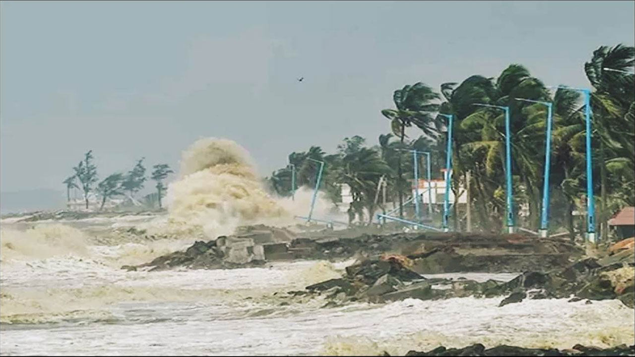 Cyclone Mandus: వణికిస్తున్న మాండస్‌ తుఫాన్‌