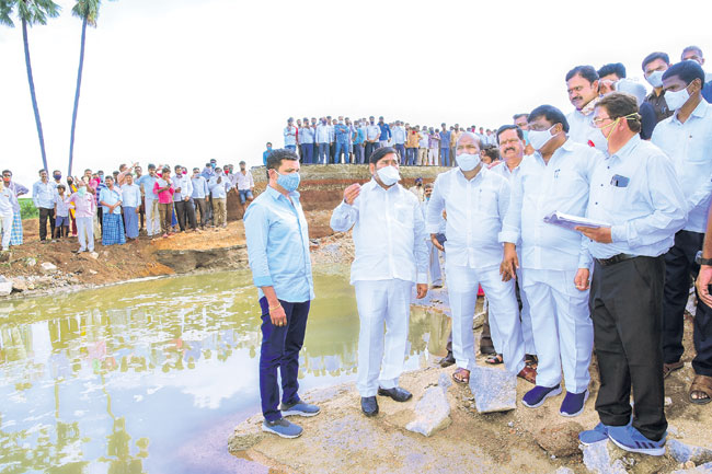  మంత్రి గారూ..వాగుపై వంతెన మంజూరేదీ!