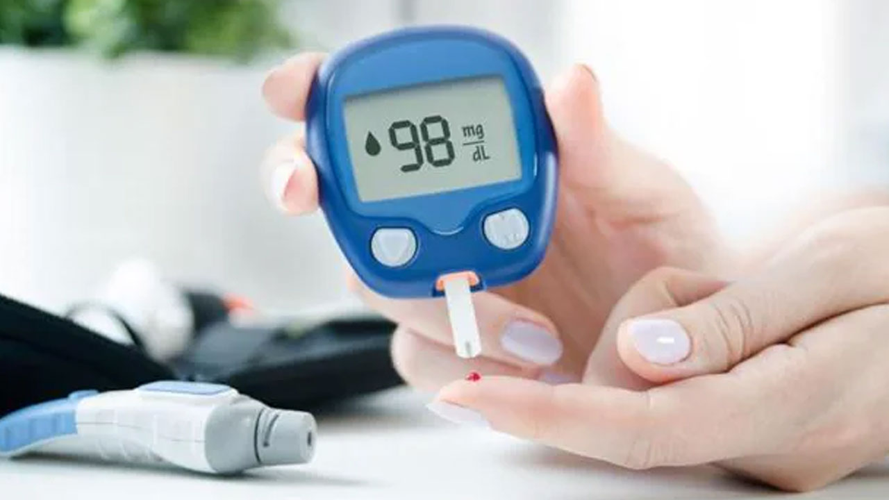Diabetes: పండుగ సీజన్‌లో డయాబెటిస్ నియంత్రణకు ఐదు చిట్కాలు 