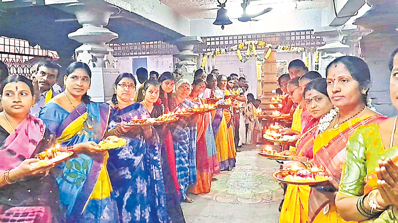 ఘనంగా కుడారే హరతి