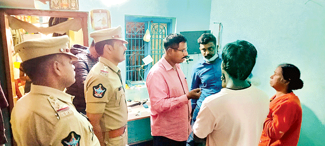  బిహార్‌ ముఠా పనేనా?