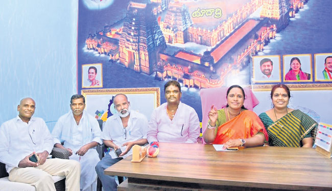 గుట్ట మునిసిపల్‌ చైర్‌పర్సన్‌కు ఊరట 