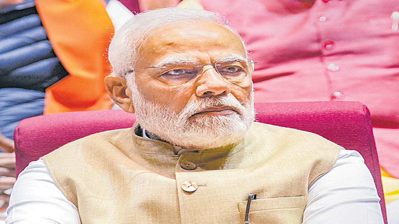 PM Modi : కన్నీరు పెట్టిన మోదీ