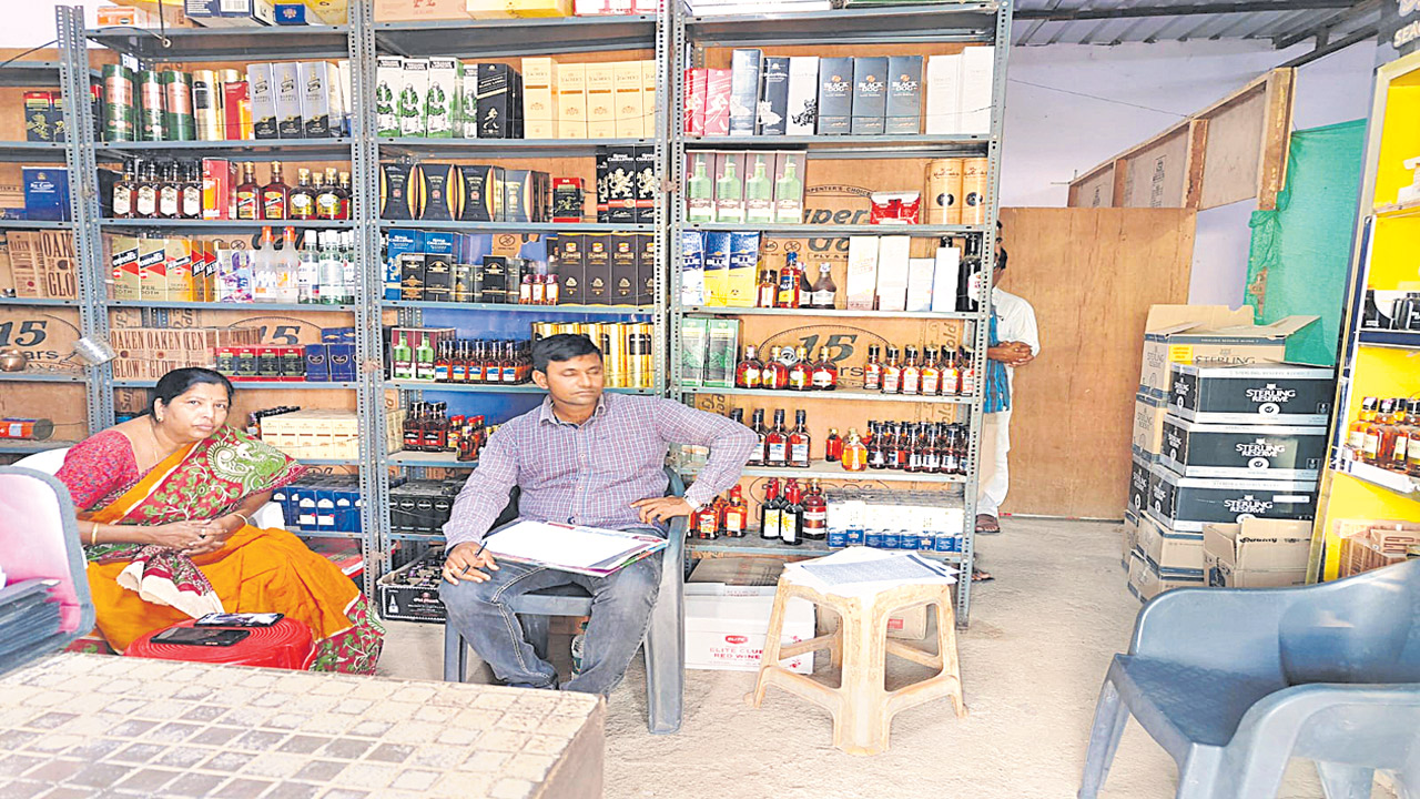 Odisha  Fake alcohol: ఒడిసా నుంచి భారీగా   నకిలీ మద్యం!
