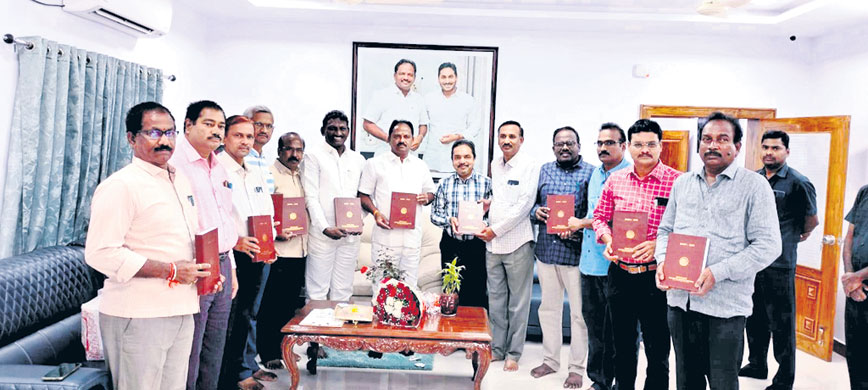 పీఆర్‌ ఇంజనీర్స్‌ అసోసియేషన్‌ డైరీ ఆవిష్కరణ